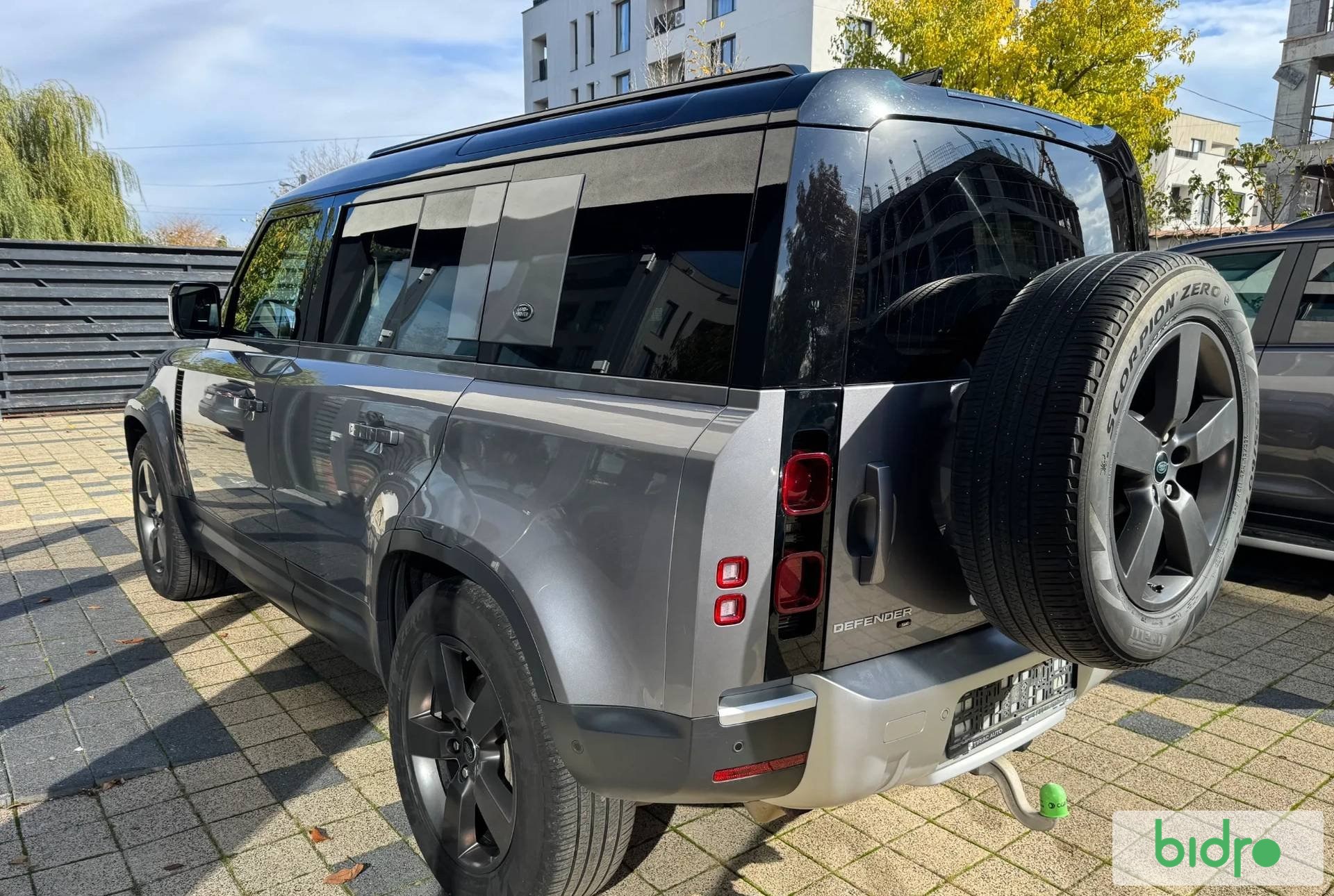Land Rover Defender 110 2.0 P300 SE - imaginea 4