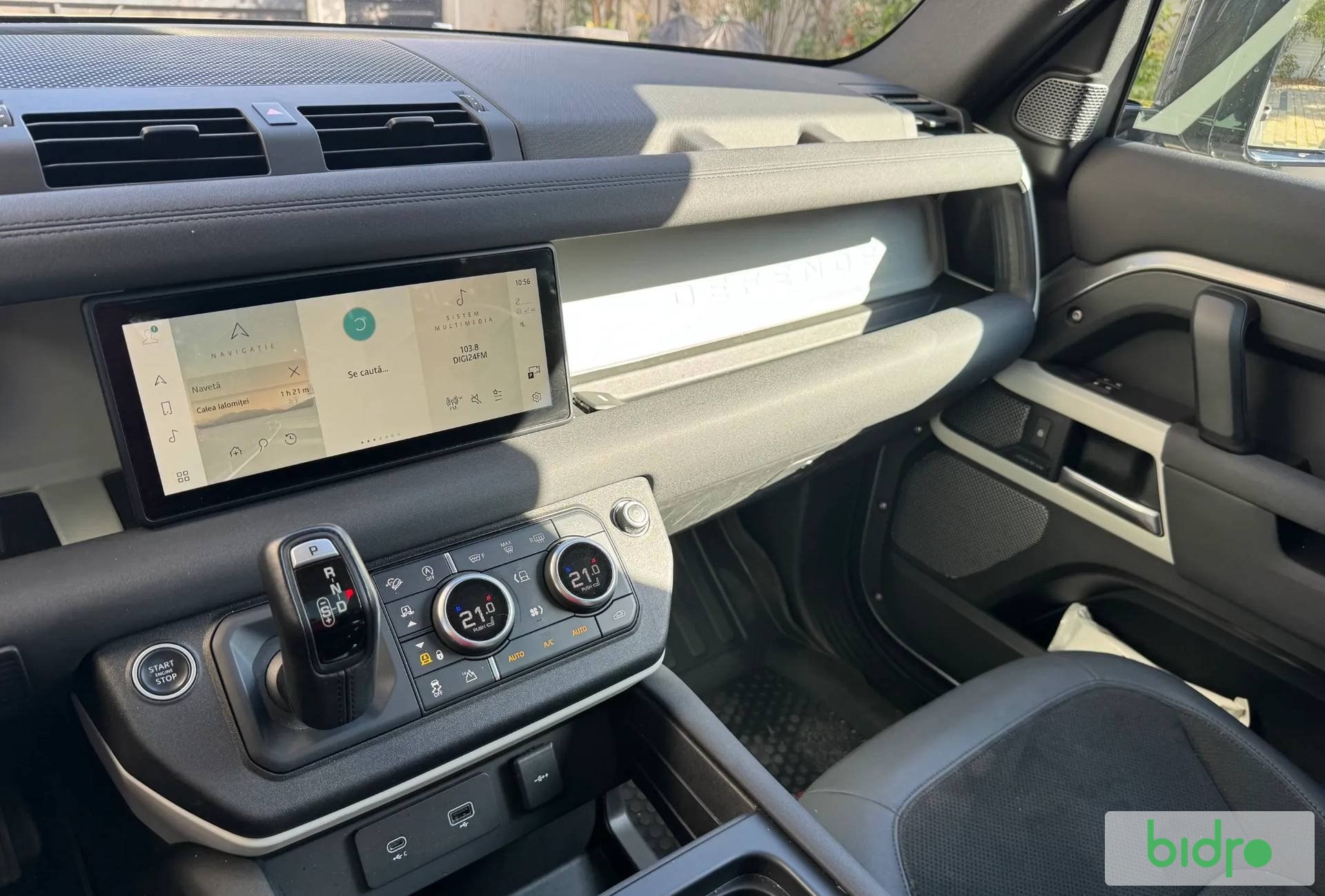 Land Rover Defender 110 2.0 P300 SE - imaginea 15